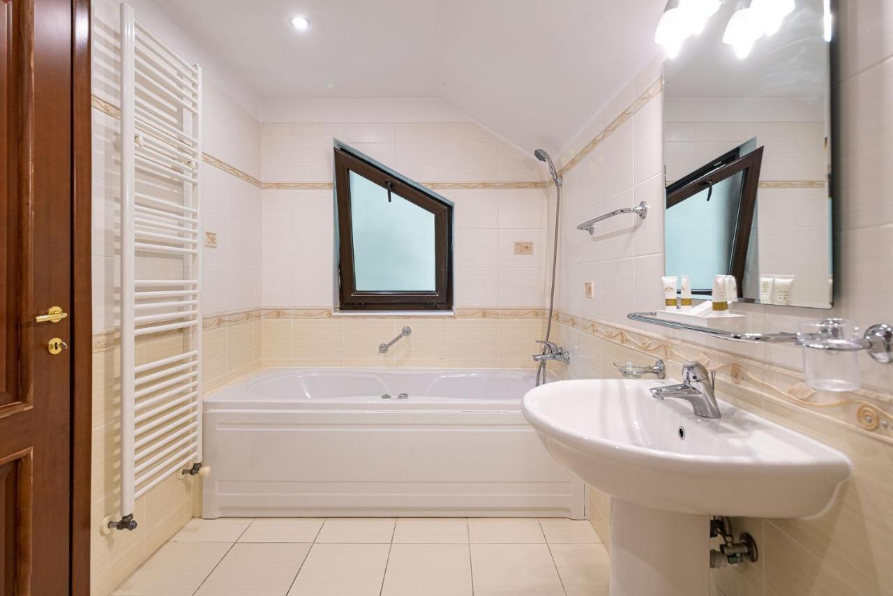 Hotel Regal Sinaia Bagian luar foto