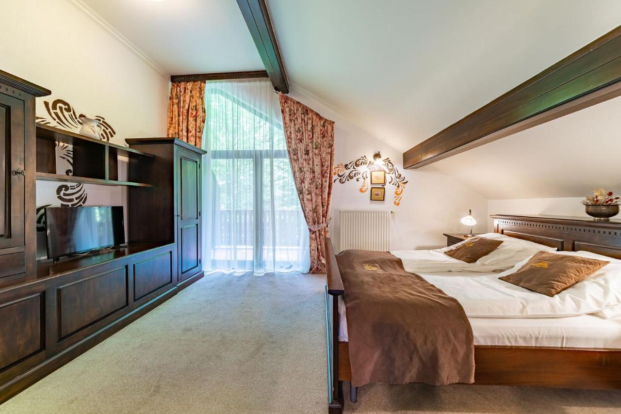 Hotel Regal Sinaia Bagian luar foto