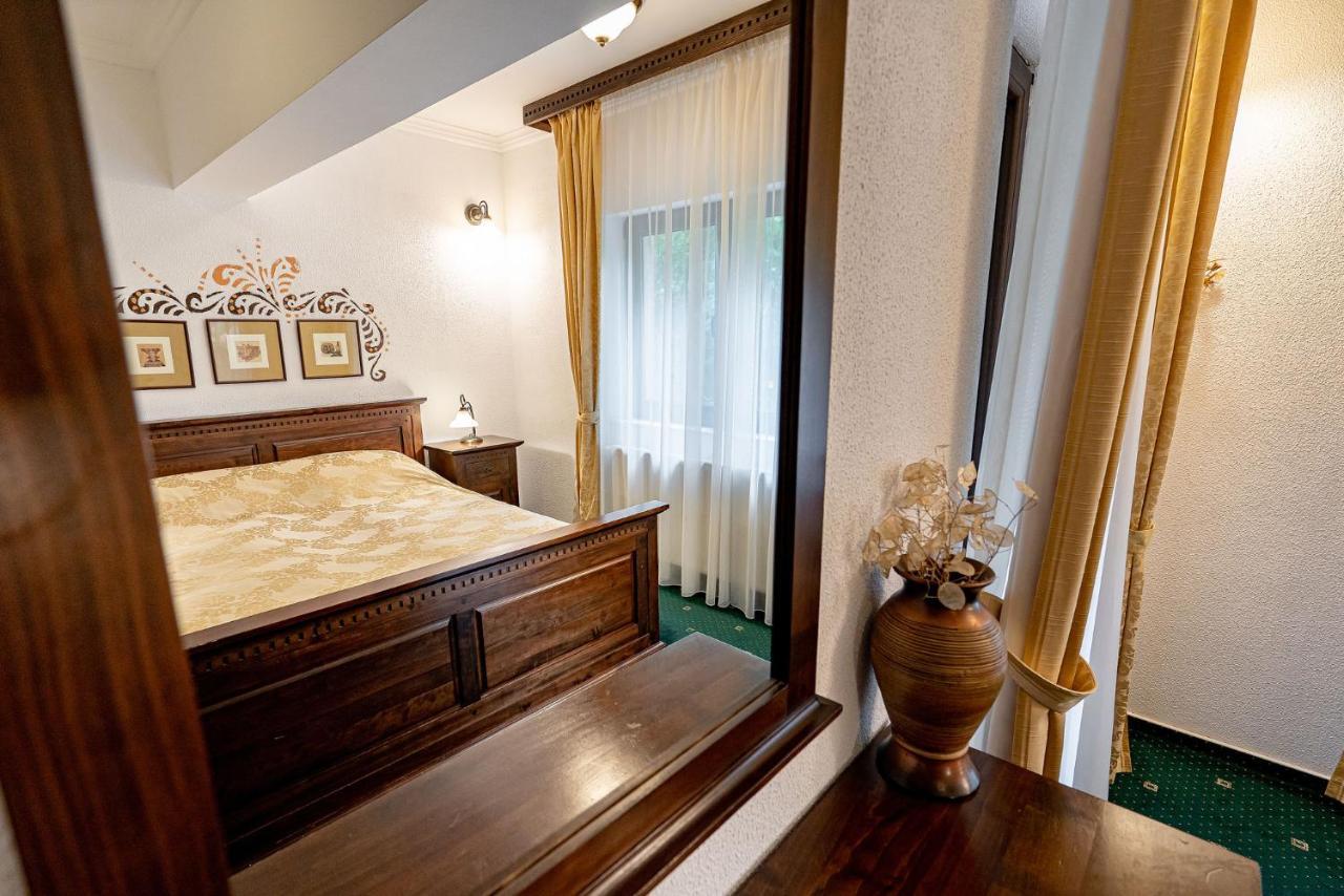 Hotel Regal Sinaia Bagian luar foto